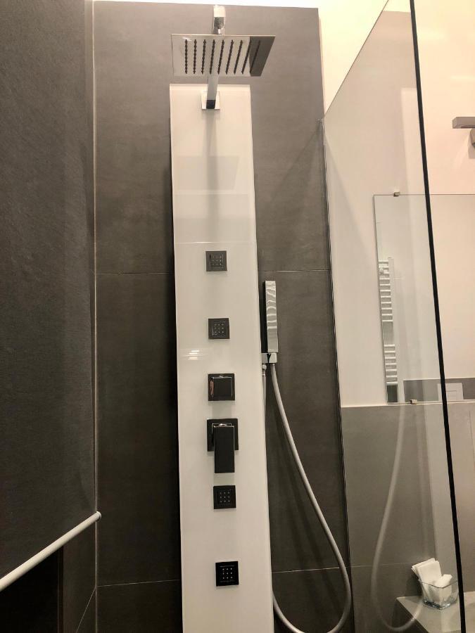 نابولي Vesucharme Suite Luxury Room المظهر الخارجي الصورة